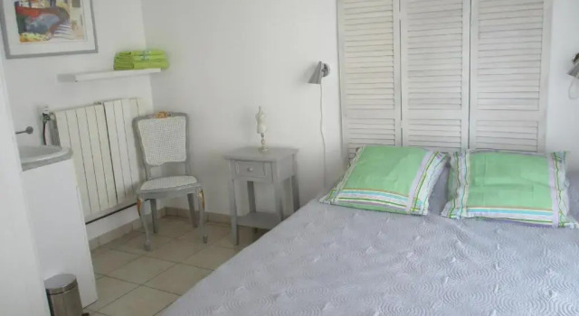 La Colombe, Rezerwuj Hotel Hotele w Sainte-Colombe z parkingiem, Parking