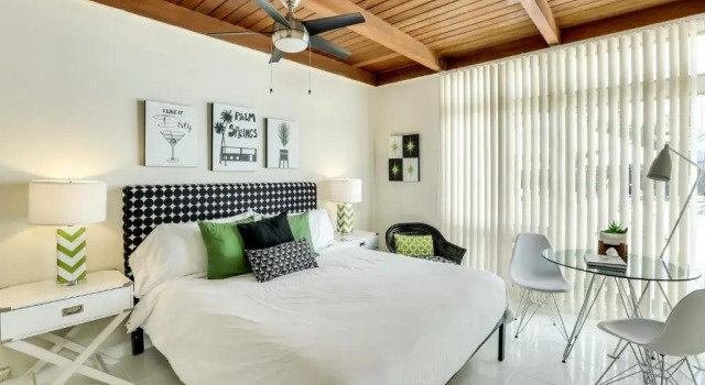 Номер Standard The Three Fifty Hotel