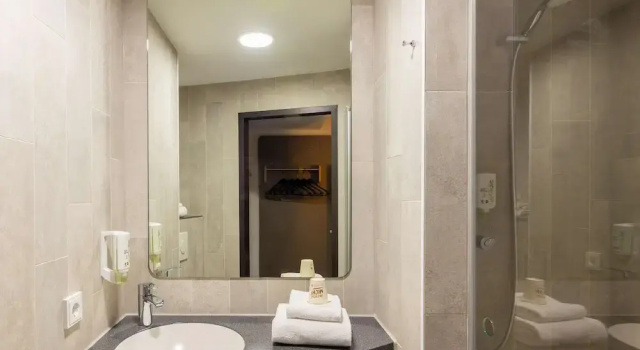 Четырёхместный номер Standard B&B Hotel Mönchengladbach