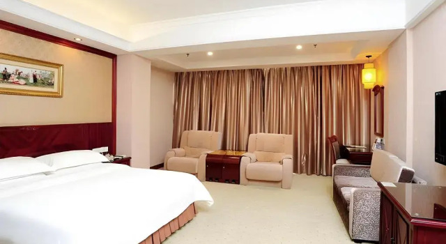 Vienna Hotel Shenzhen Longhua Qinghu Road Branch, Забронировать Отель Отели Шэньчжэнь 3 звезды, 3*