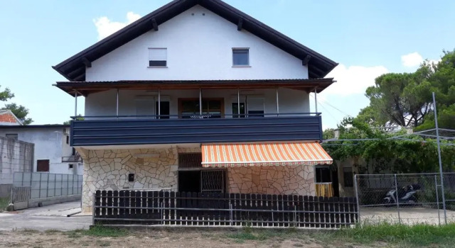 Casa Gudelj, Забронировать Отель Отели Пировац с парковкой, Парковка