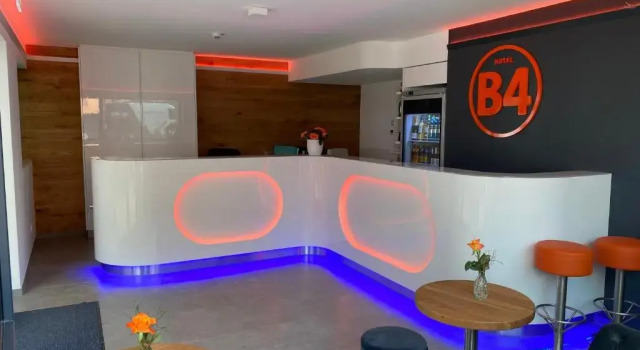Hotel B4
