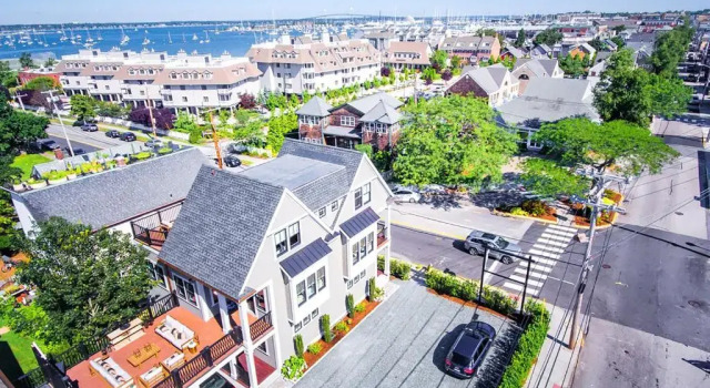 Коттедж The Newport Lofts - 595 Thames Street