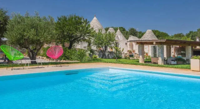 TD Trulli della Magnolia Trulli with Amazing Garden, Buchen Sie Ferienhaus Monopoli Metropolitanstadt Bari