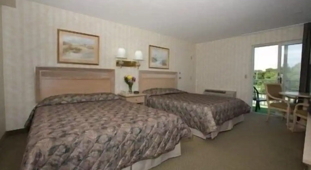 Четырёхместный номер Standard Winnapaug Inn
