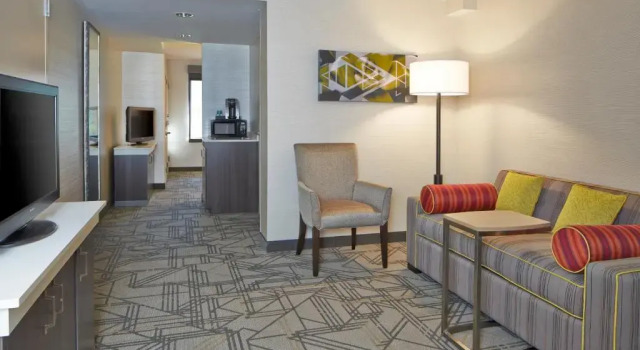 Полулюкс Hilton Garden Inn Scottsdale Old Town