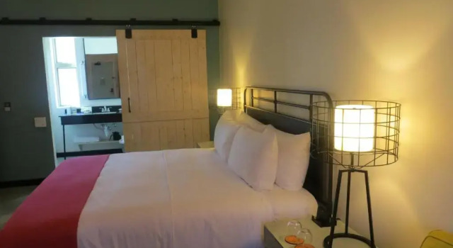 Номер Standard Lone Star Court, by Valencia Hotel Collection