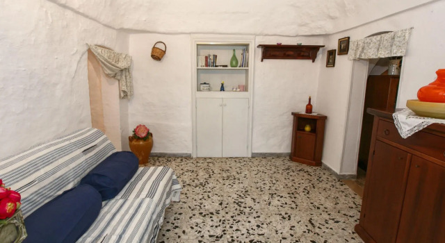 Typical Trullo with Conical Roof in Excellent Area near Sea, Buchen Sie Ferienhaus Villen in Cisternino, Villa