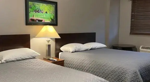 Standard Zimmer Plaza Inn