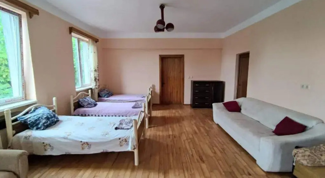 Hostel on the river, Book Hostel Makhinjauri 