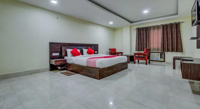 Oyo 23590 Sumandeep International, Boek Hotel Chirkunda West Bengal