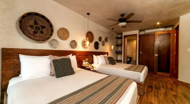 Trinity 202 by Mikitito Rentals, Rezerwuj Apartament Hotele w Quintana Roo z parkingiem, Parking