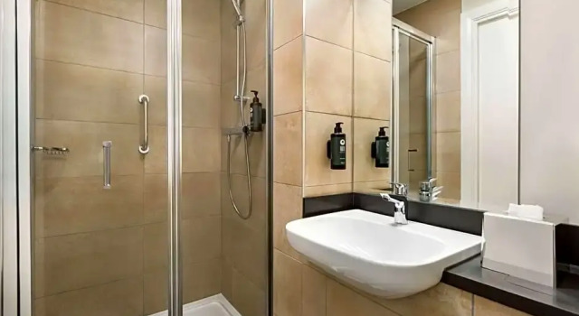 Двухместный номер Compact Super 8 by Wyndham Chester East