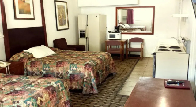 Suite Executive Inn & Suites