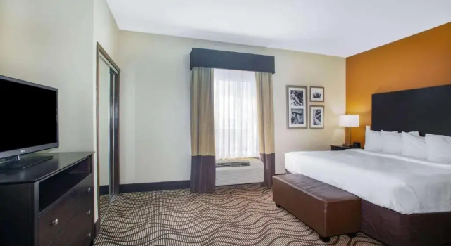 Люкс La Quinta Inn & Suites by Wyndham Beeville