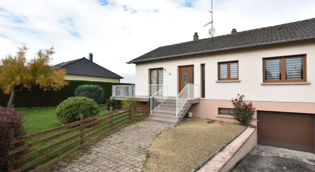 Spacious Holiday Home in Niderviller with Garden, Prenota Hotel Niderviller 