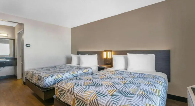 Четырёхместный номер Deluxe Motel 6-Merced, CA - North