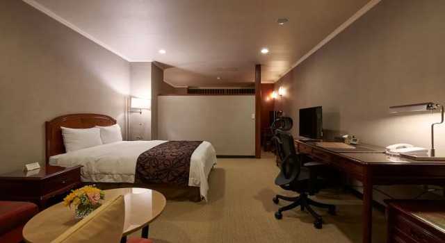 Четырёхместный номер Deluxe SOL Hotel