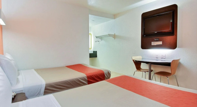 Четырёхместный номер Premium Motel 6-Corpus Christi, TX - East - North Padre Island