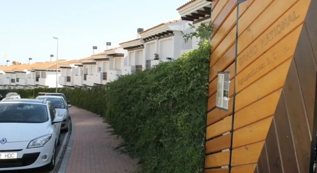 Grand National 18, Забронировать Отель Фуэнхирола Коста-дель-Соль, рядом с Playa del Charcón