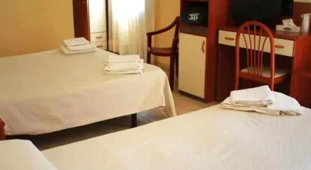 Трёхместный номер Standard Hotel Mary