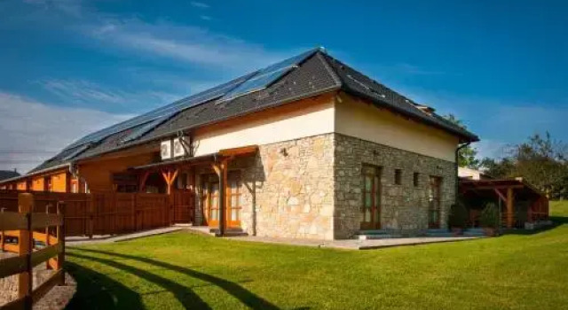 Kakukk Vendéglő Panzió, Boek Hotel Herend 