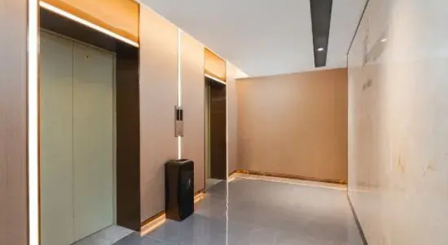 LAVANDE   Hotel （Kunming Vientiane city Tuodong Sports Center Subway Station  Store）, Rezerwuj Hotel Hotele w Kunming z parkingiem, Parking