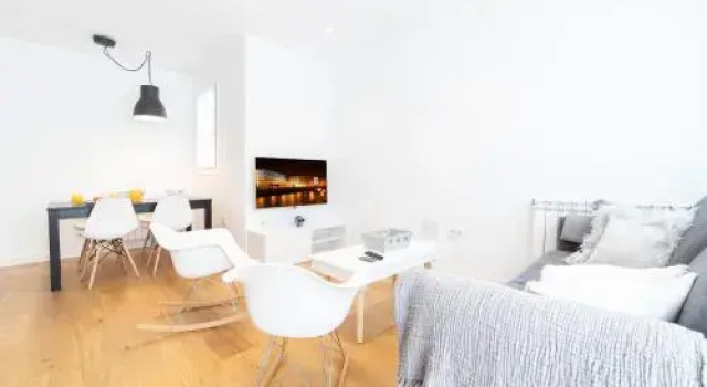 Central Luxury- SSHousing, Rezerwuj Hotel Hotele w Baskonia z parkingiem, Parking