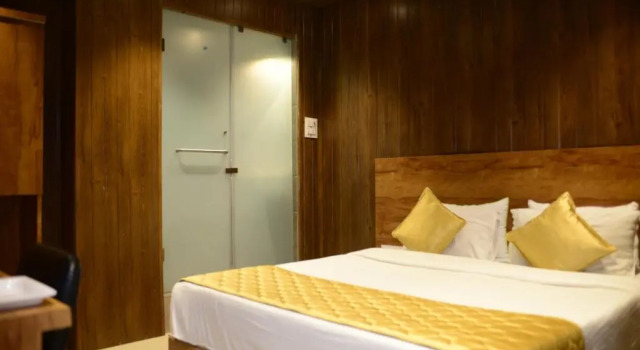 Hotel Malad Inn opposite Malad Railway Station, Забронировать Отель Отели штата Махараштры 3 звезды, 3*