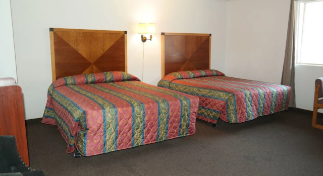 Четырёхместный номер Standard River Park Inn