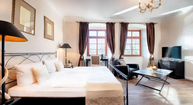 Номер Deluxe Hotel Schloss Lehen