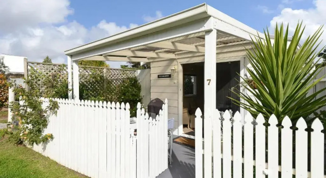 Студия Wintergarden Beach Cabin