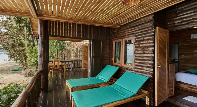 Семейный номер Standard с балконом и с красивым видом из окна Koh Jum Ocean Beach Resort