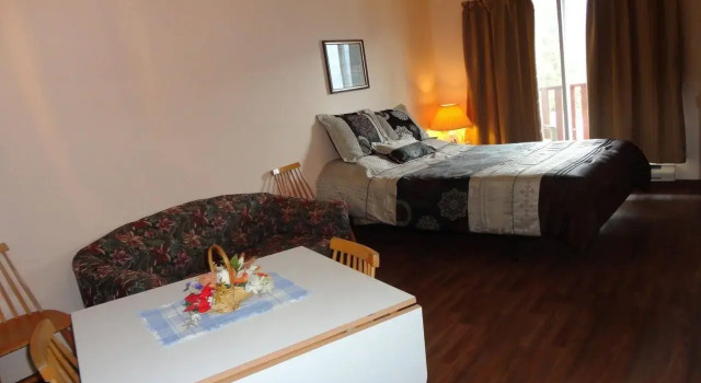 The Mermaid Lodge & Motel, Book Motel Ainsworth Canada
