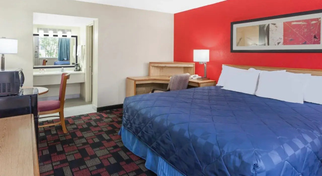 Ramada by Wyndham Clinton