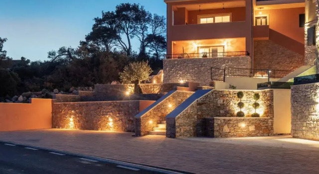 HANA Luxury apartment with sea view