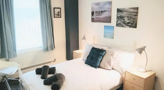 Modern Comfy 2-bedroom Flat in St Helens