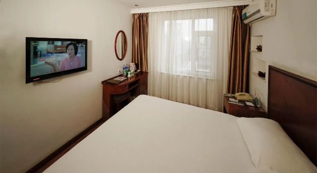 GreenTree Inn Liaoning Jinzhou Railway Station Express Hotel, Забронировать Отель Стадион Jinzhou Ляонин