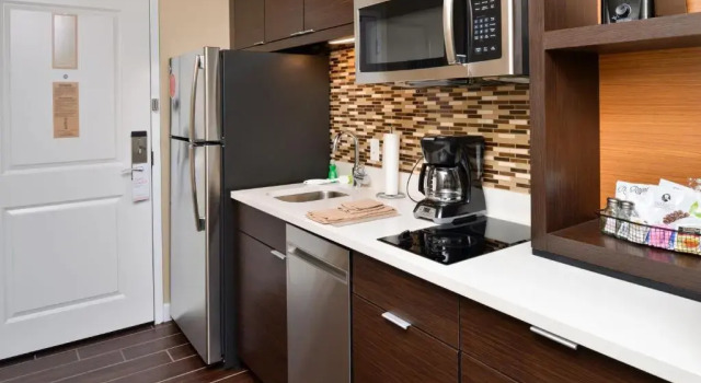 Четырёхместная студия TownePlace Suites by Marriott Detroit Belleville