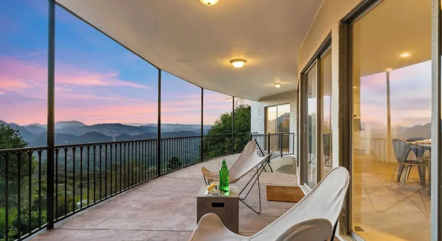 Коттедж Sleeps 10, Luxe 2 Homes Malibu Hills Retreat Cielo Estate by Avantstay
