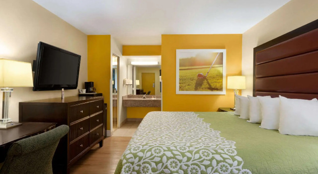 Двухместный номер Standard Days Inn by Wyndham N Orlando/Casselberry
