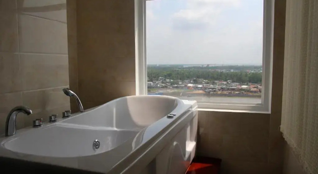 Полулюкс West Hotel