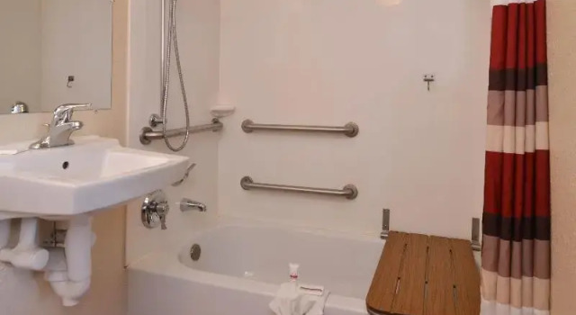 Номер Standard Red Roof Inn Champaign - University