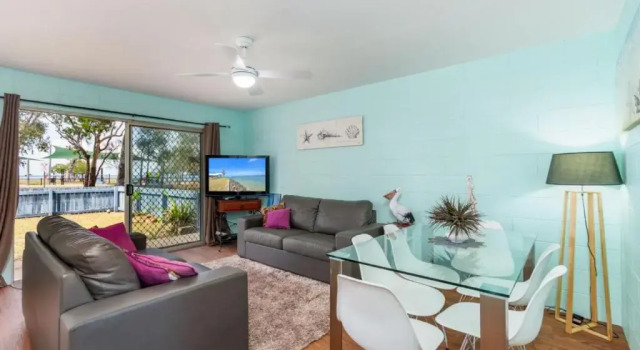 Charm and Comfort in this Ground floor unit with water views! Welsby Pde, Bongaree