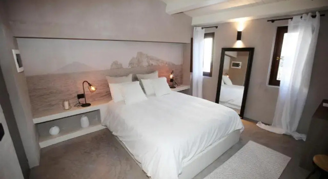 Полулюкс с балконом Casa Nostra Luxury Suites & Spa