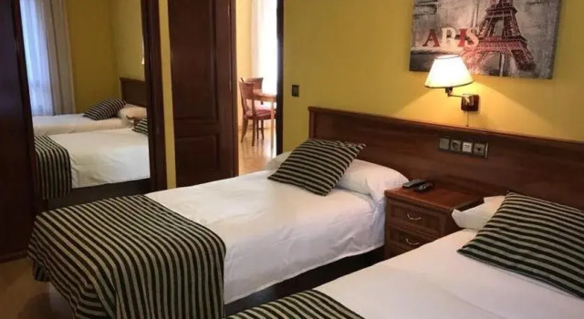 Apartahotel Siglo XXI, Забронировать Апарт-отель Апарт-отели Леона, рядом с INCIBE, Апарт-отель
