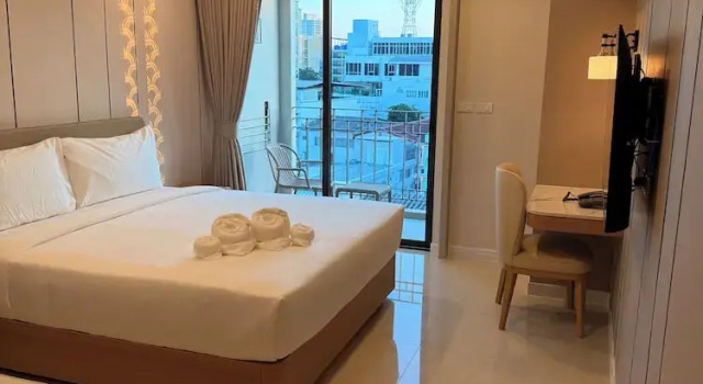 Двухместный семейный номер Standard с балконом Aston Hotel Pattaya