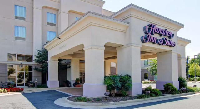 Кровать в общем номере Hampton Inn & Suites Leesburg
