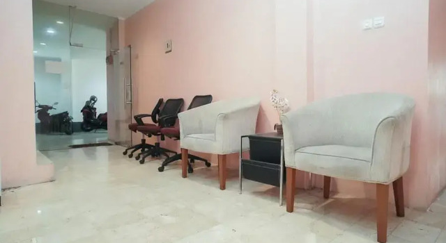 KoolKost near Universitas BINUS Anggrek, Book Hotel Palmerah Jakarta, near Binus University