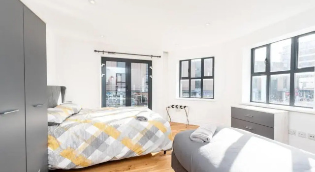 Large Apartment close to London BR1 II